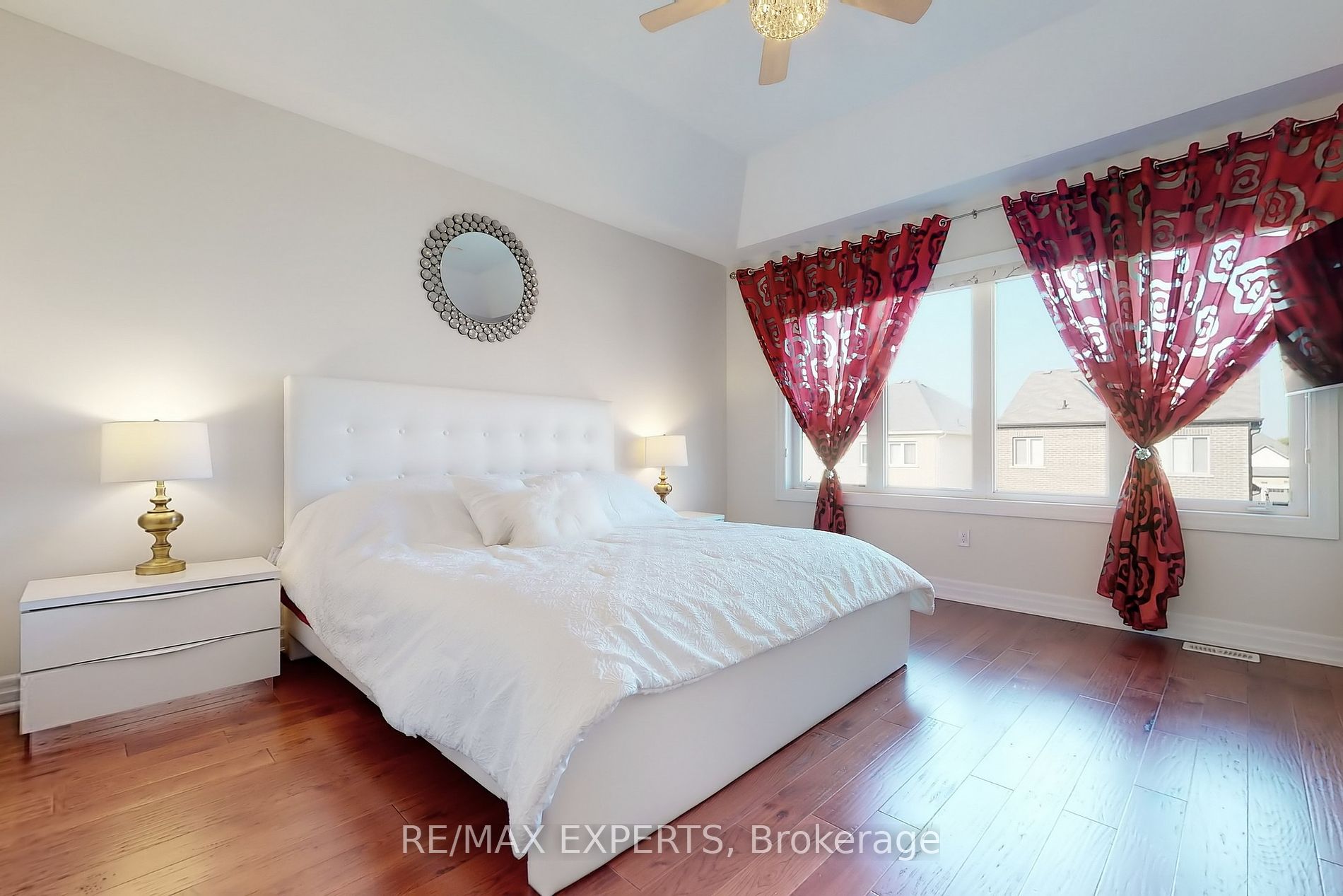 1452 Farrow Cres
