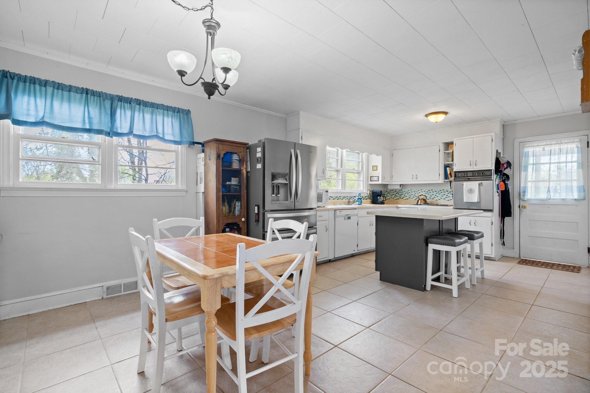 332 Swanson Drive SW