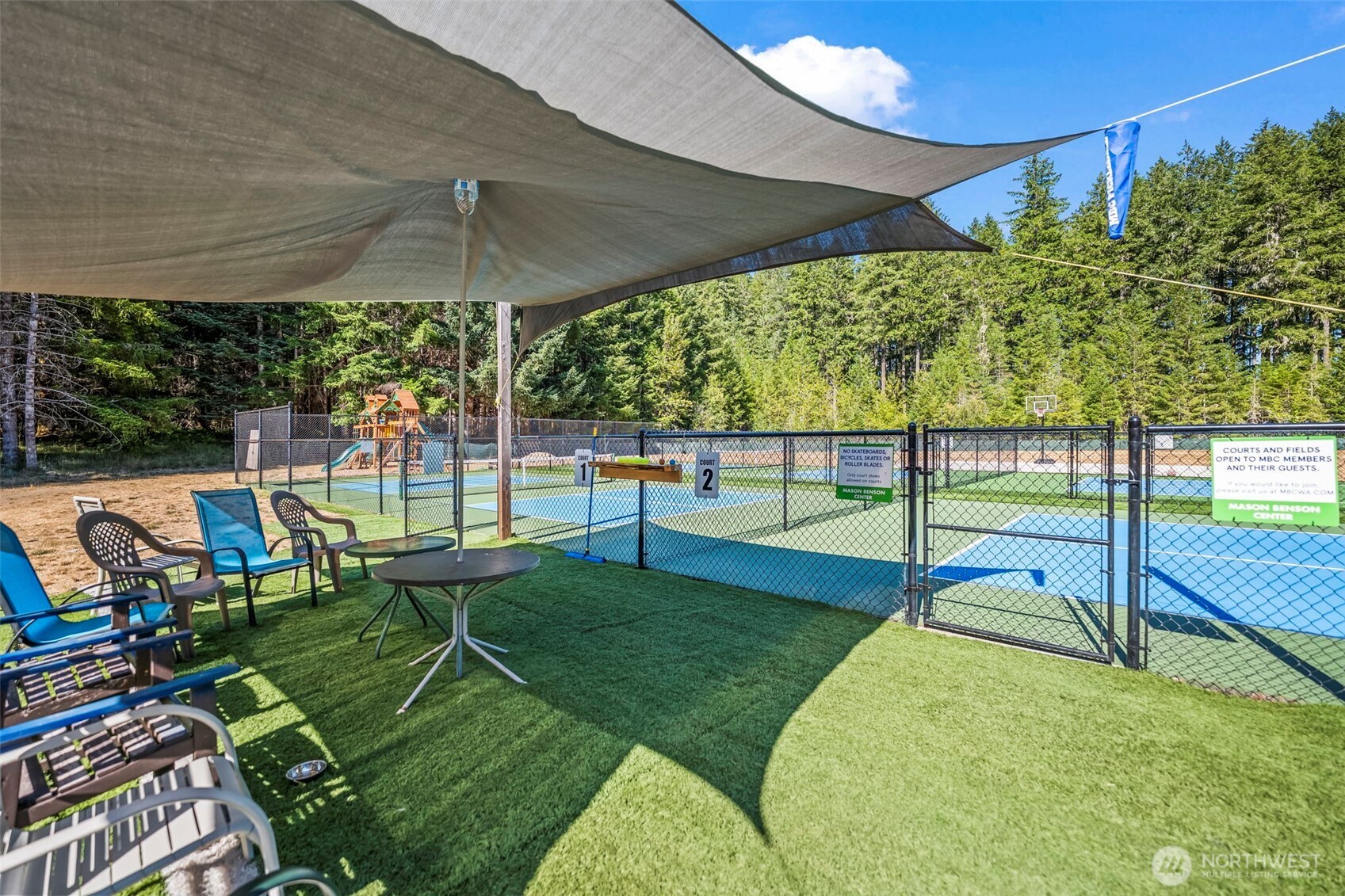 2211 E Mason Lake Drive E