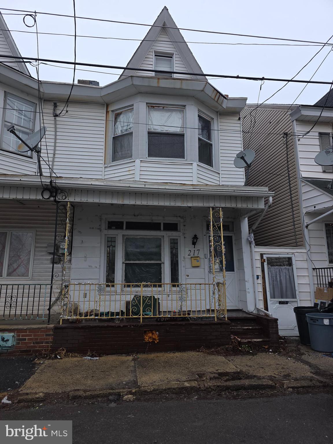217 W Cherry St  