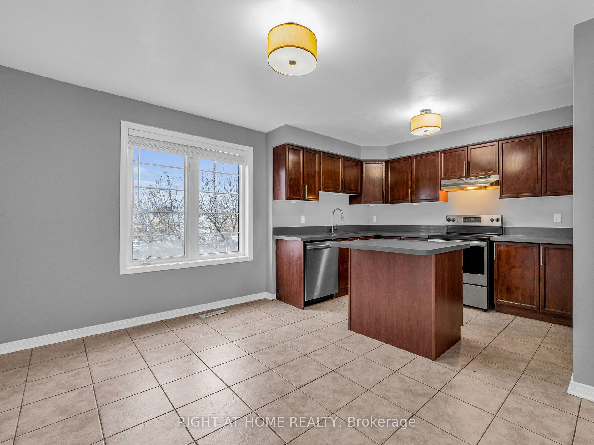 162 W Bayly St