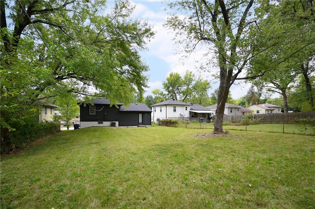 8032 Ne San Rafael Drive