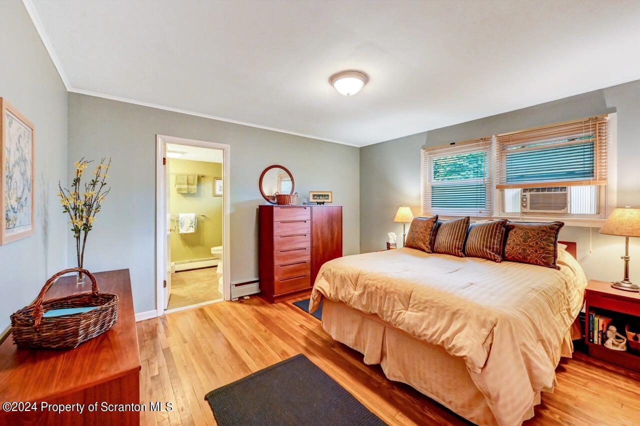 400 Montrose Avenue L113