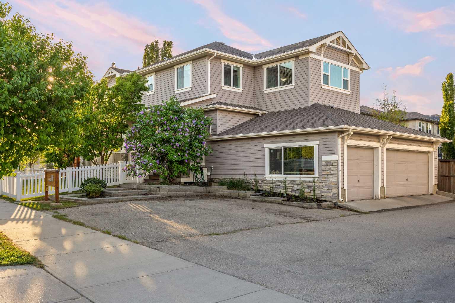 318 Coopers Drive SW