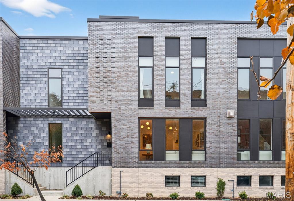 215 N Sarah Street 7