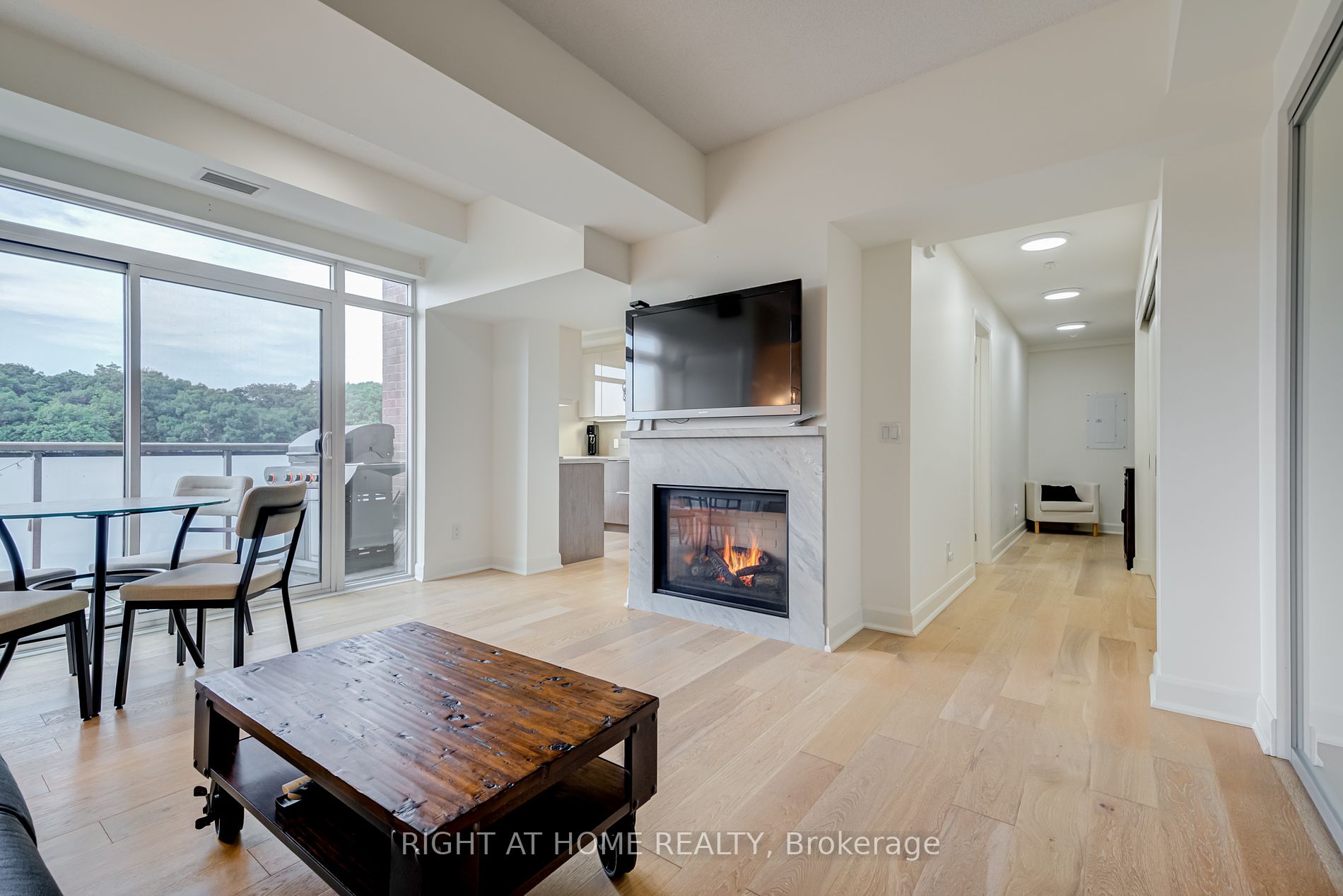 580 Kingston Rd 406