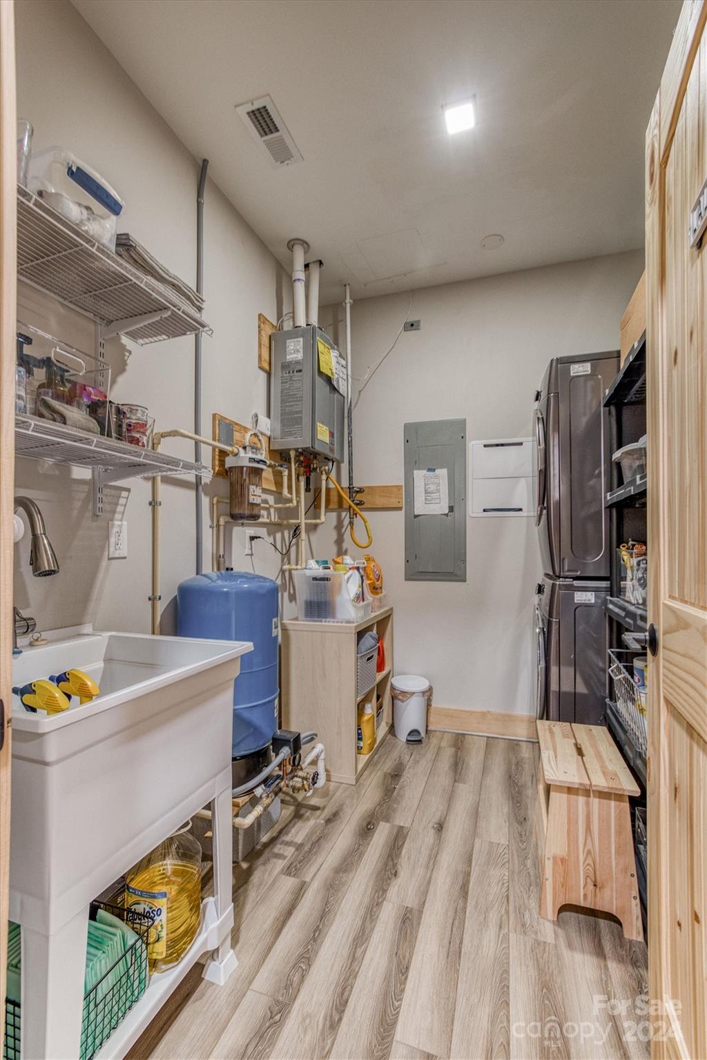 210 Grandview Loop