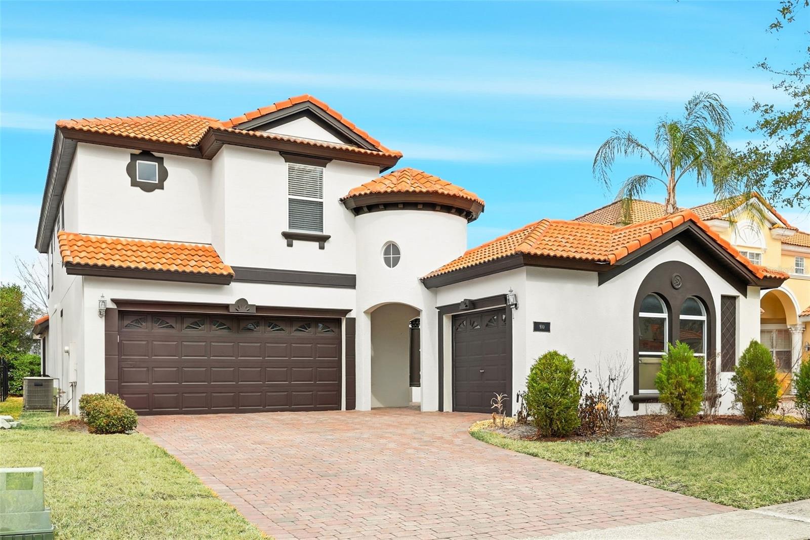 910 Lascala Drive