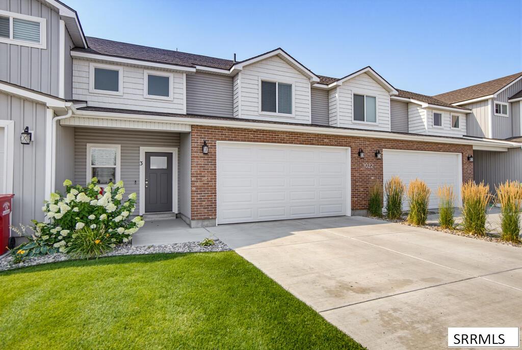 1022 E Jaylee Drive3 