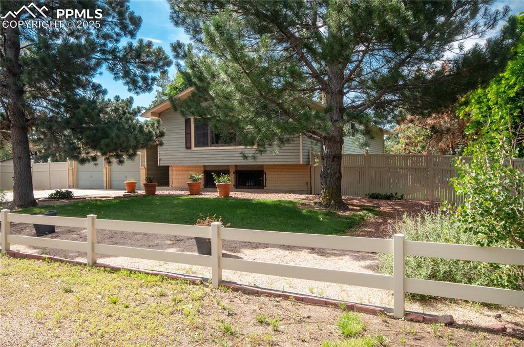 3620 E Cresta Loma Circle