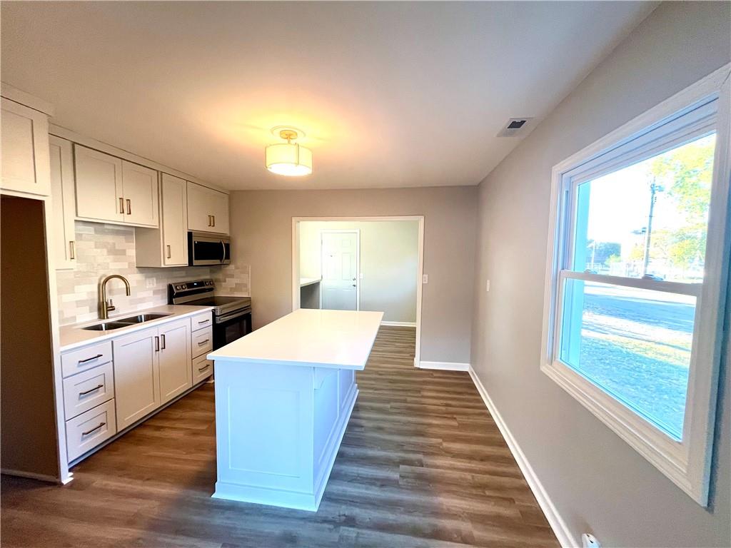 11036 N Locust Street