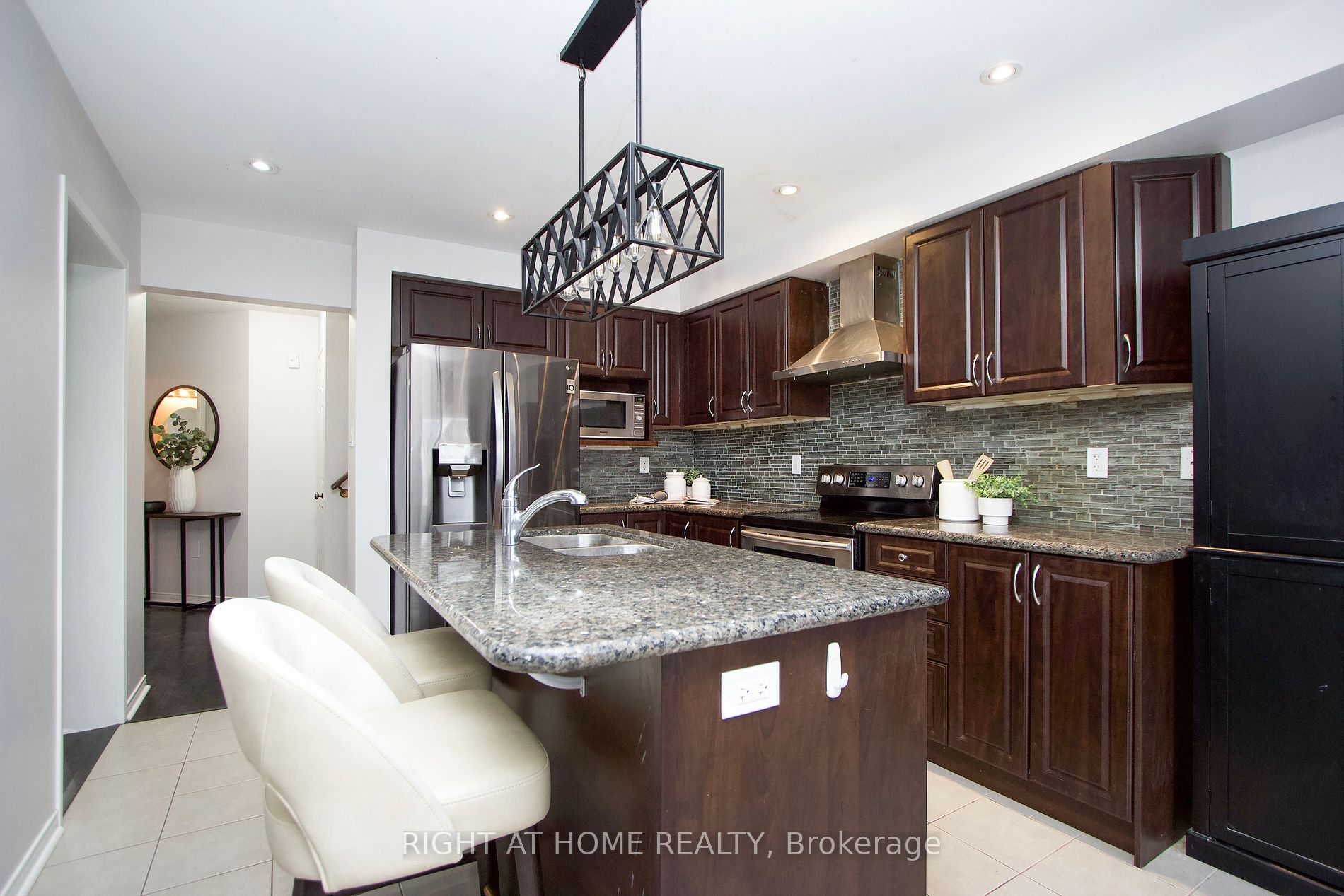 1065 Edward Bolton Cres
