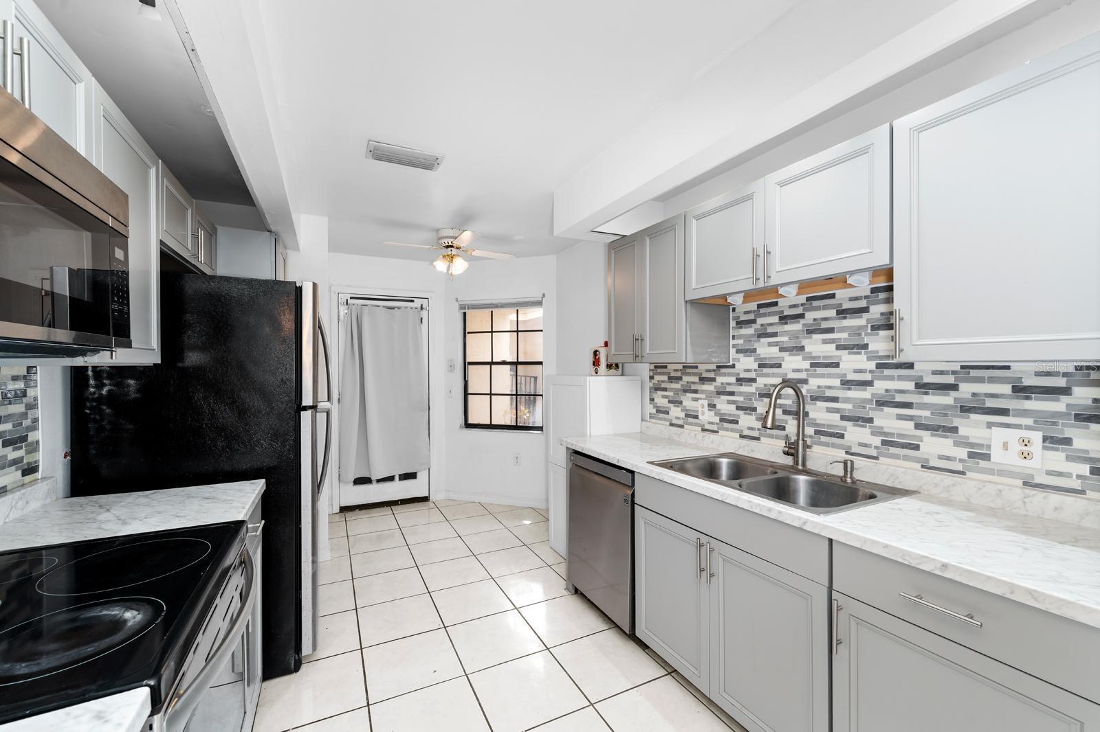 10439 La Mirage Court