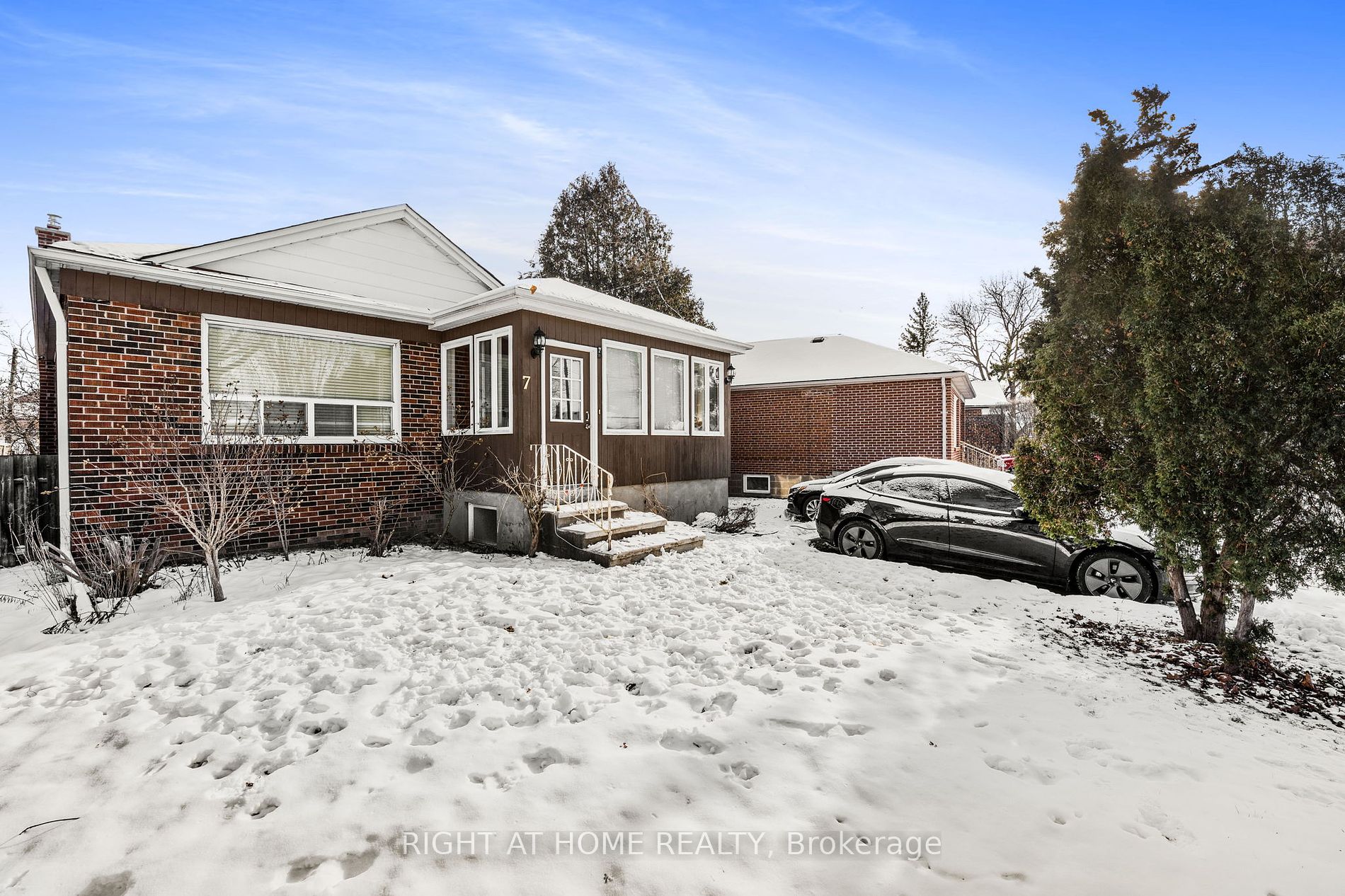 7 Ilfracombe Cres