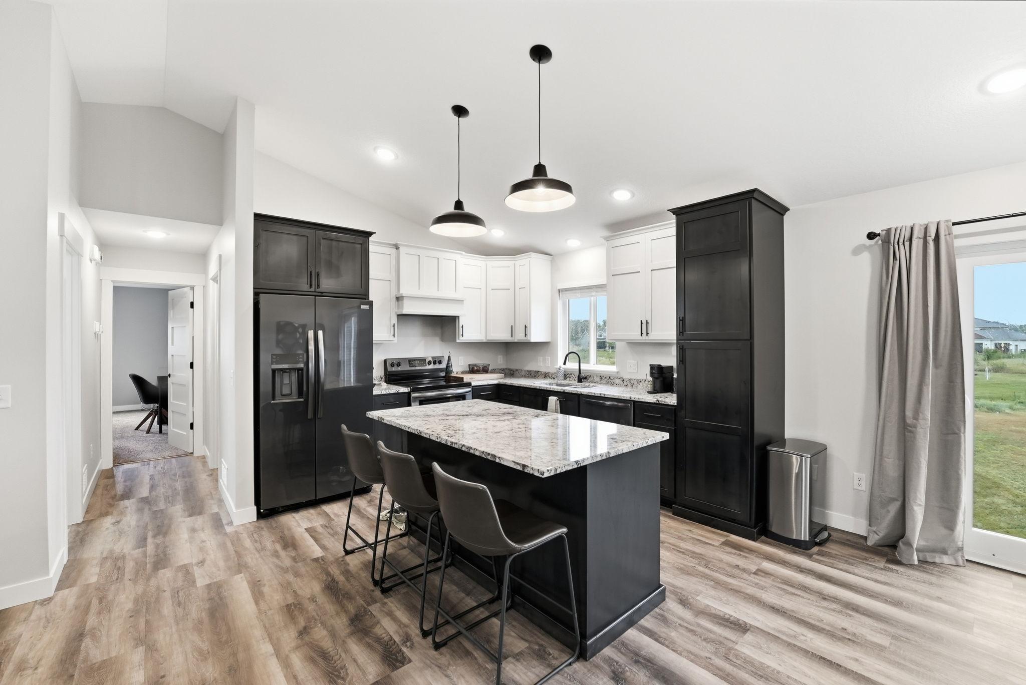 1013 26th Street Loop N