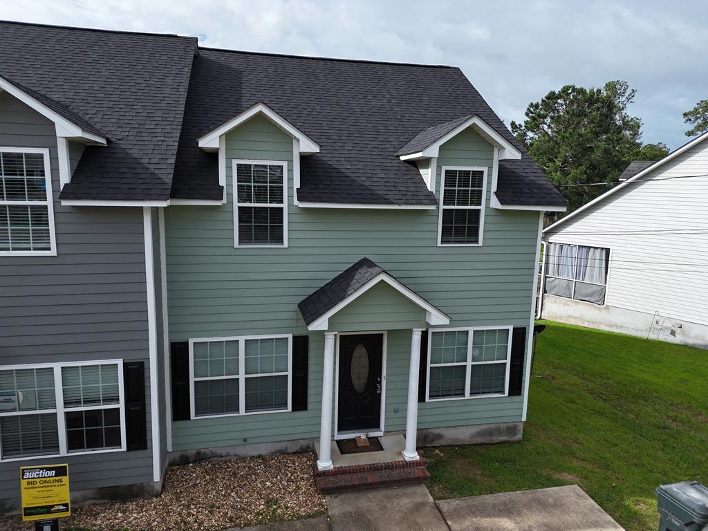 If you are looking for a condo that is move in ready, on the waterfront, and in a great location, LOOK NO FURTHER!!!! This three Bedroom, 2.5 bath home has it all. Close to shopping, yet on the water for a little slice of paradise. The home has newsflooring thru most of the unit and is entirely repainted. Perfectfor the family, a cozy retirement property, or even an investment property.Click here for virtual tour: https://my.matterport.com/show/?m=qaNom4ZJpdV&mls=1
