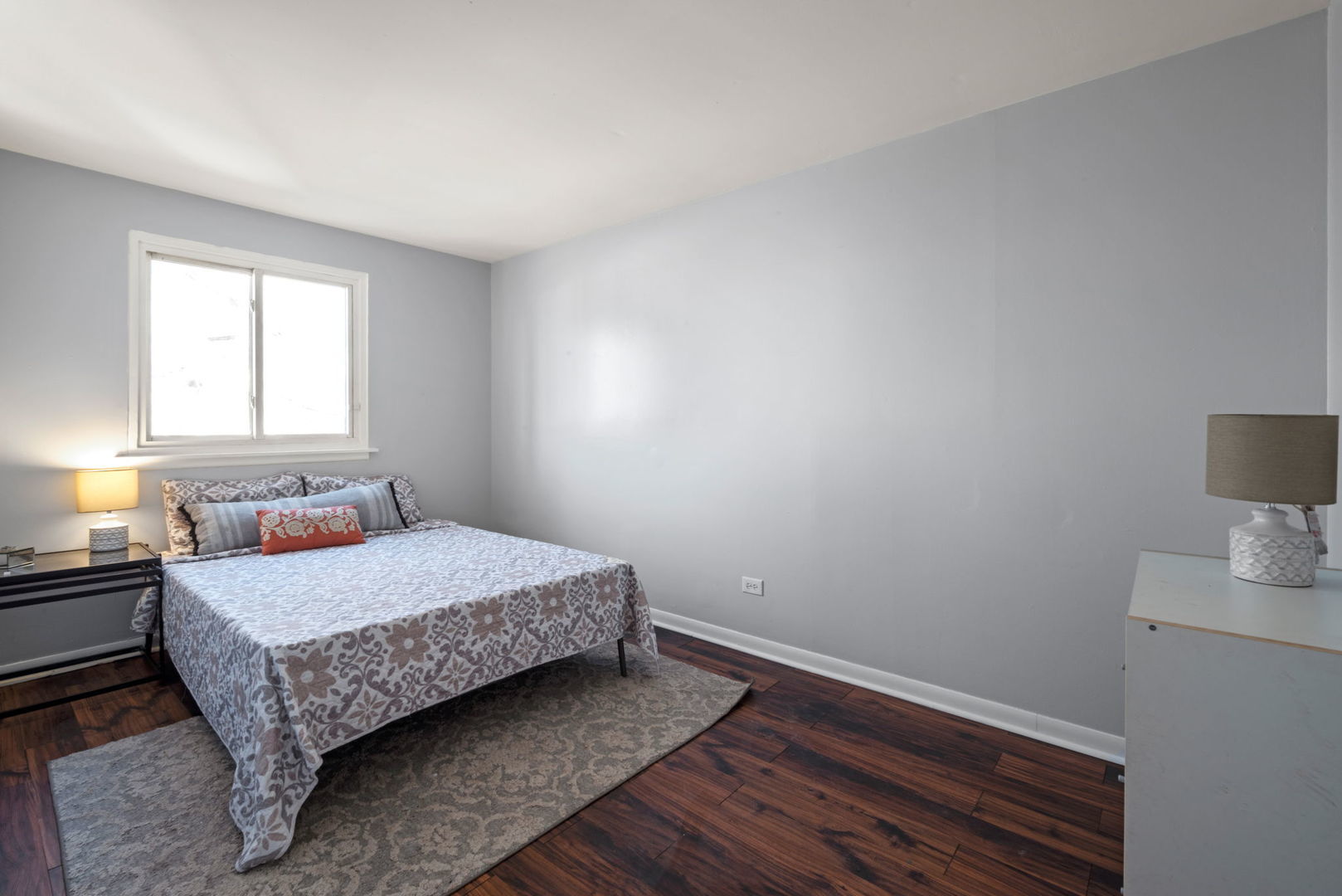 2102 W 73rd Street