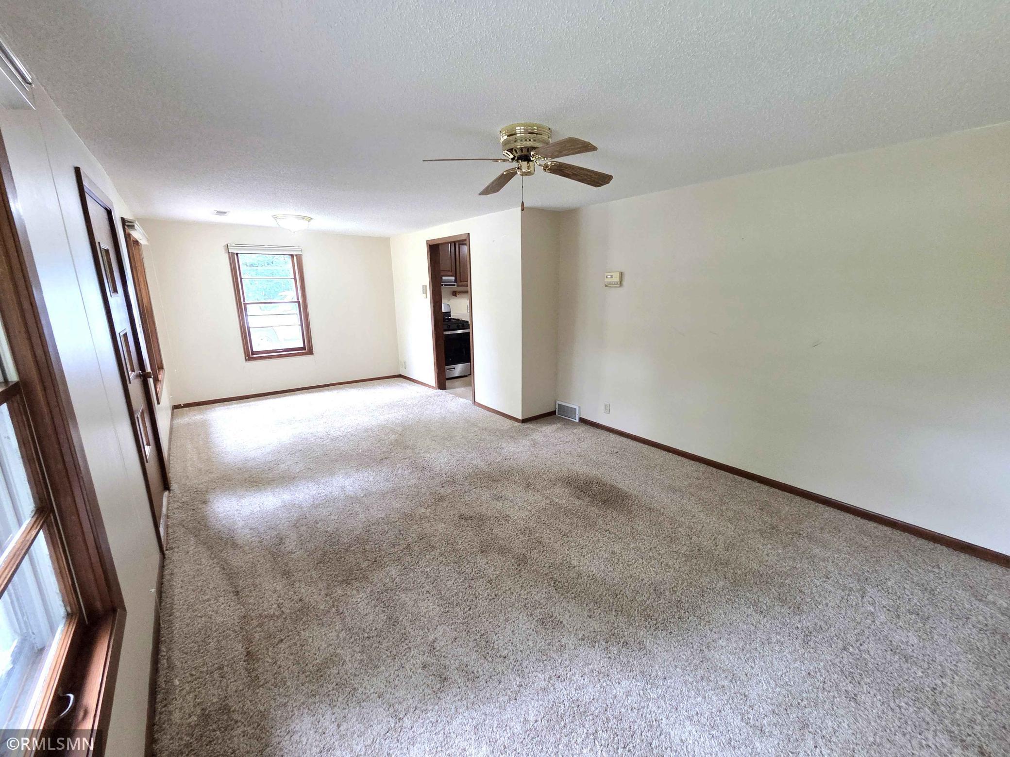 25 Woodlawn Avenue