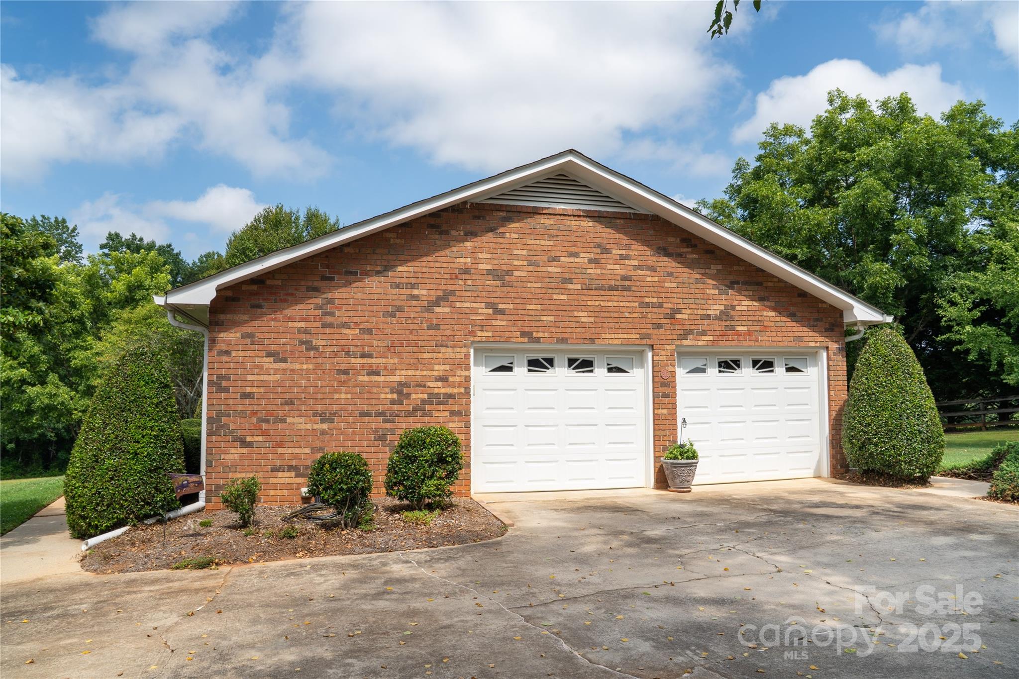 312 Lister Road