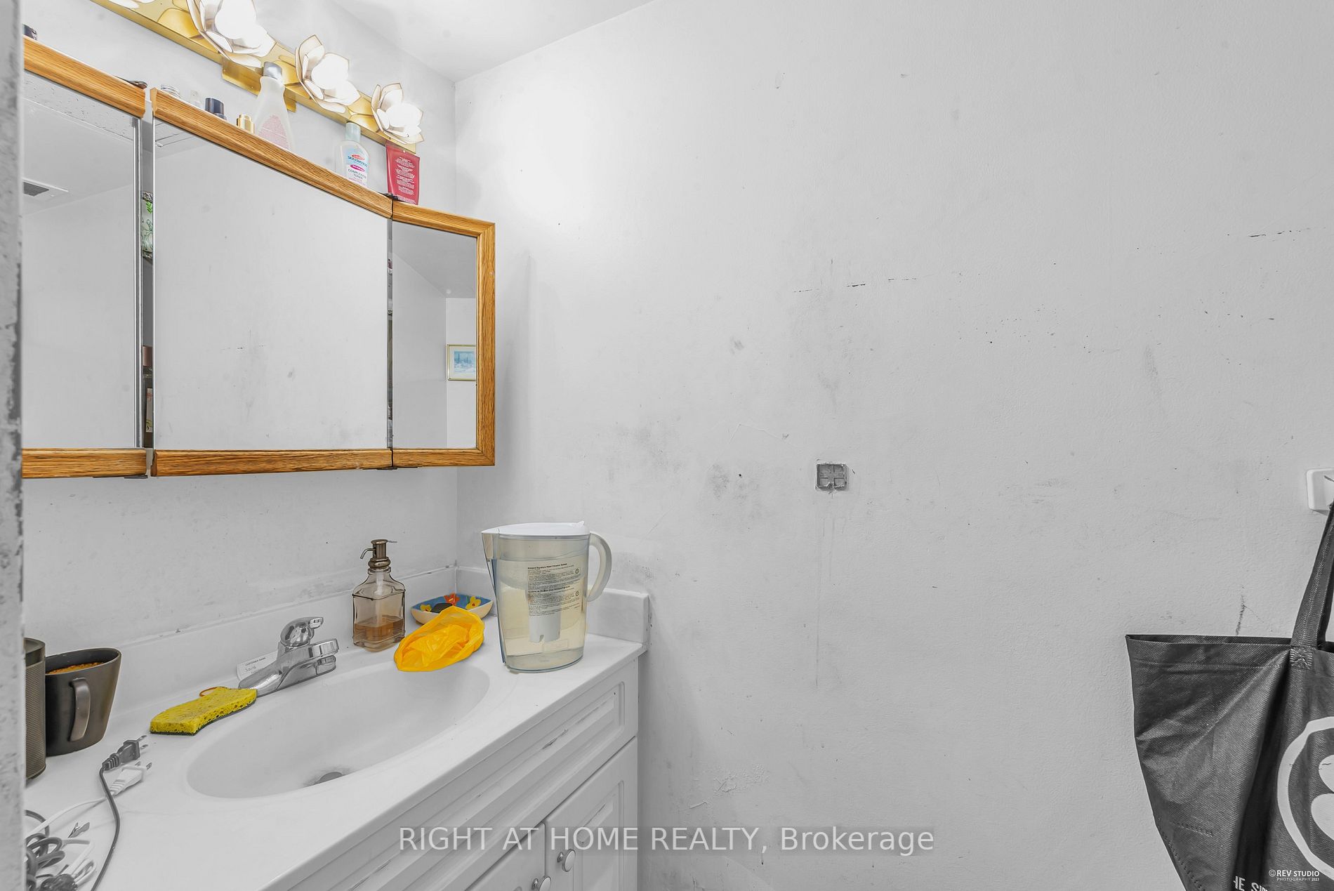 2323 Confederation Pkwy 408