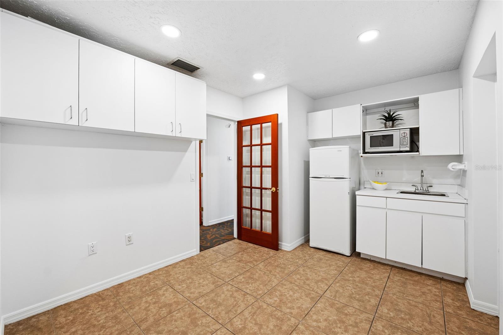 1304 W Fletcher Avenue