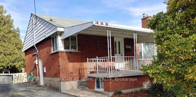 1279 Royal Dr Main