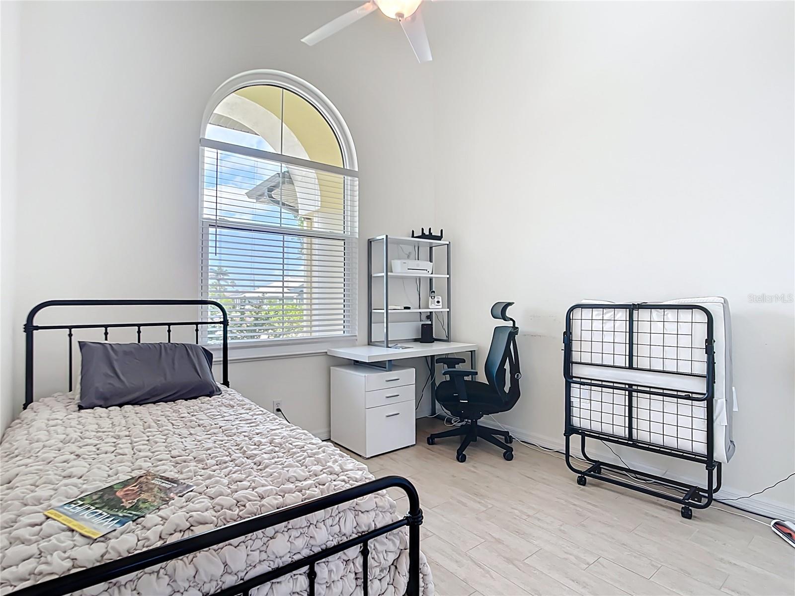 613 Boundary Boulevard