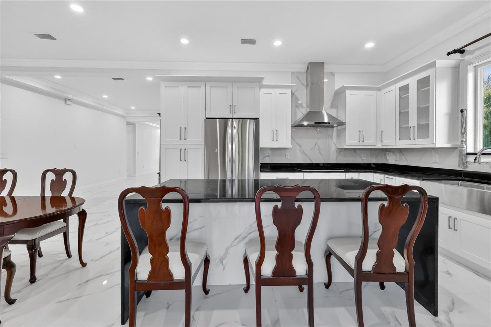 588 Dowling Circle