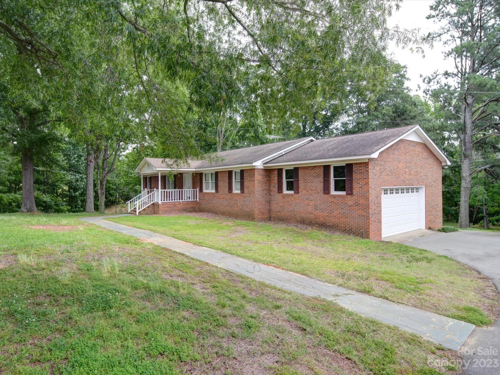 605 Heatherwood Drive