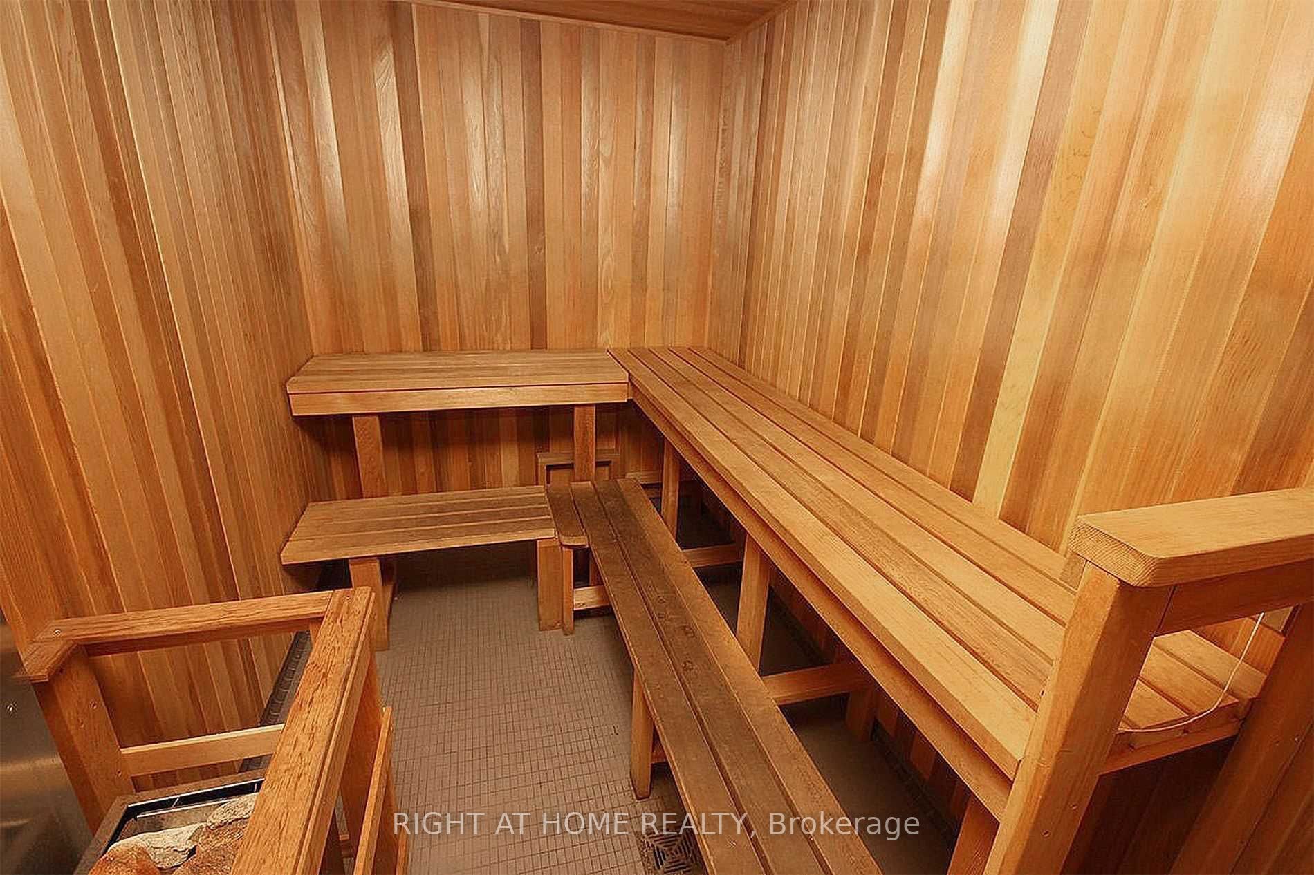 1050 The Queensway Ave 808