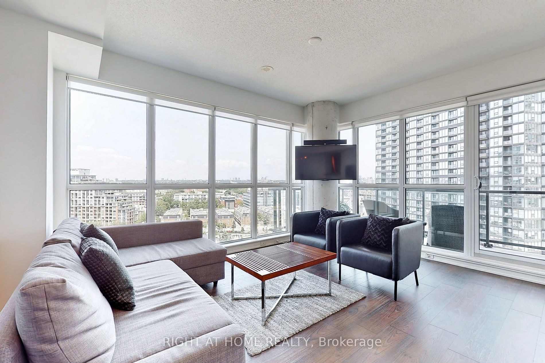 51 East Liberty St 1304