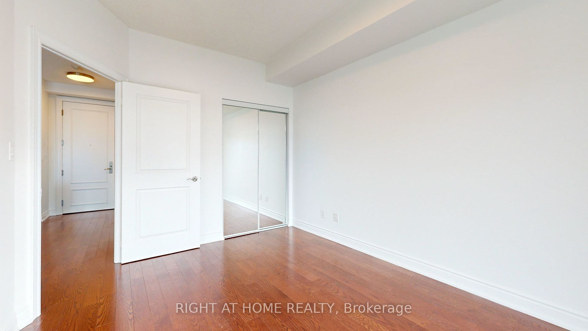 10 Bloorview Pl 1706