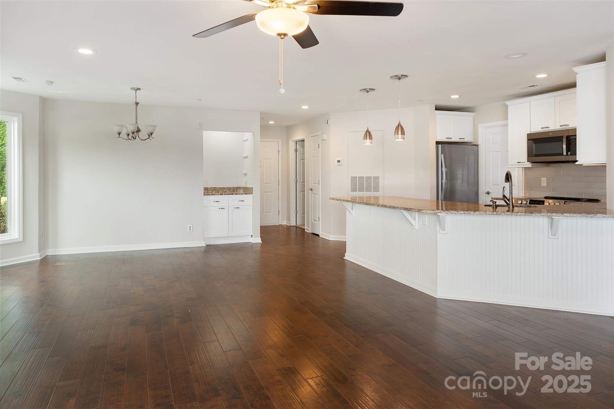 18647 Vineyard Point Lane