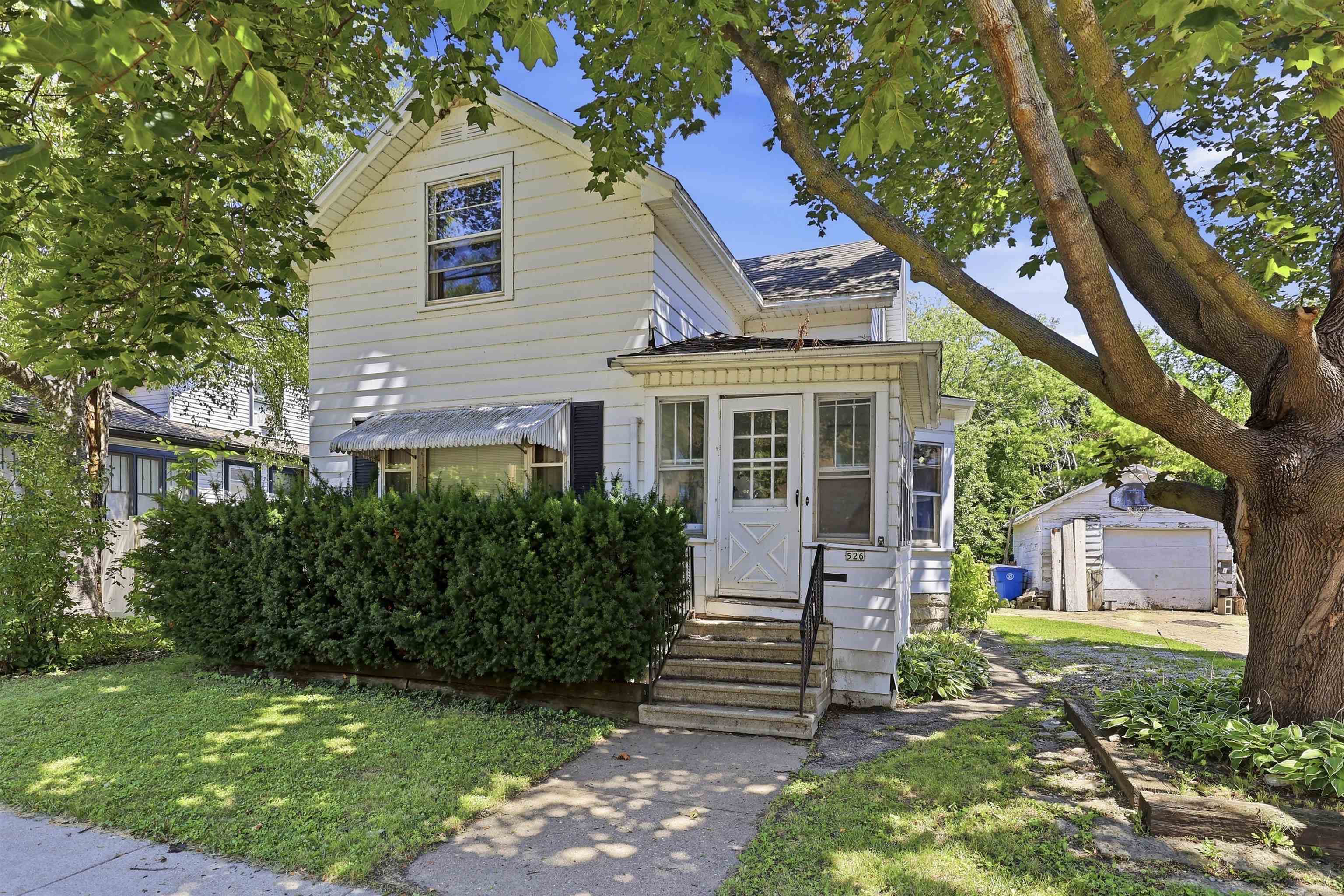 526 Boyd Street