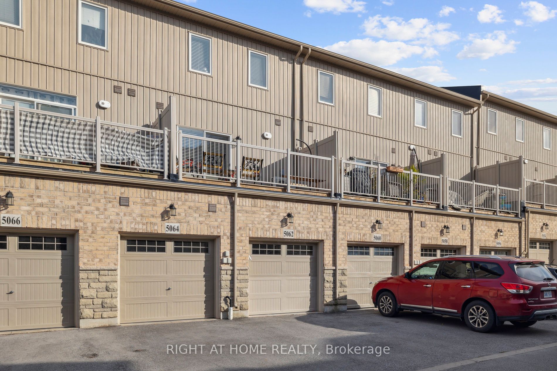 5062 Serena Dr