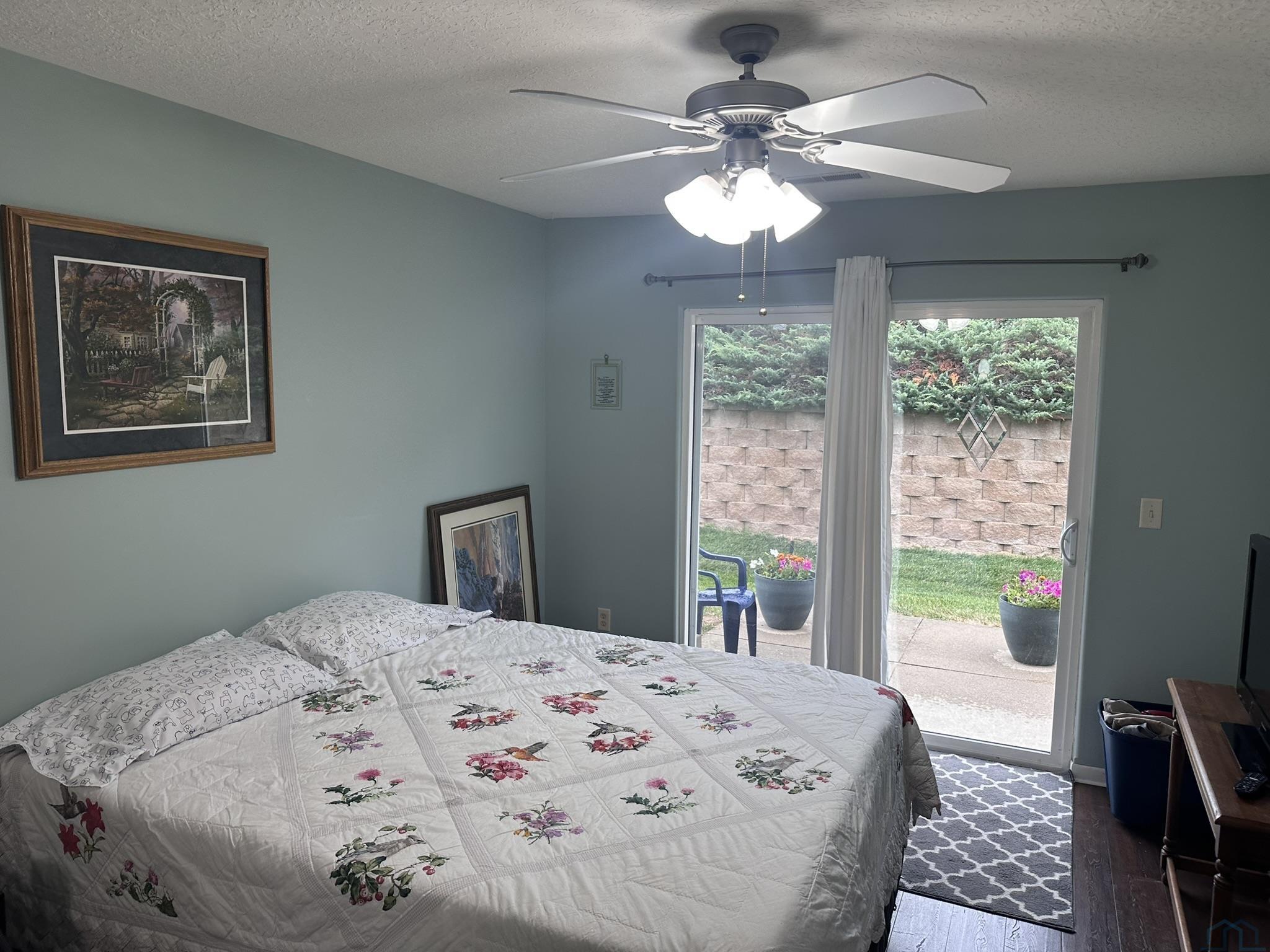1120 Meadow View Court 1