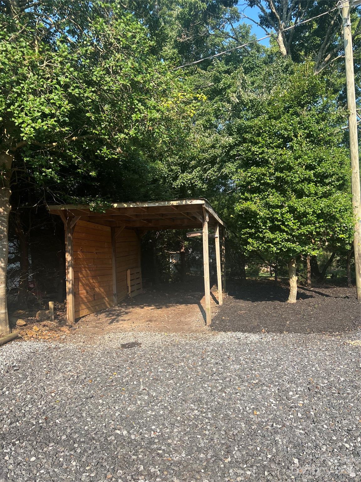 3505 Deal Mill Road