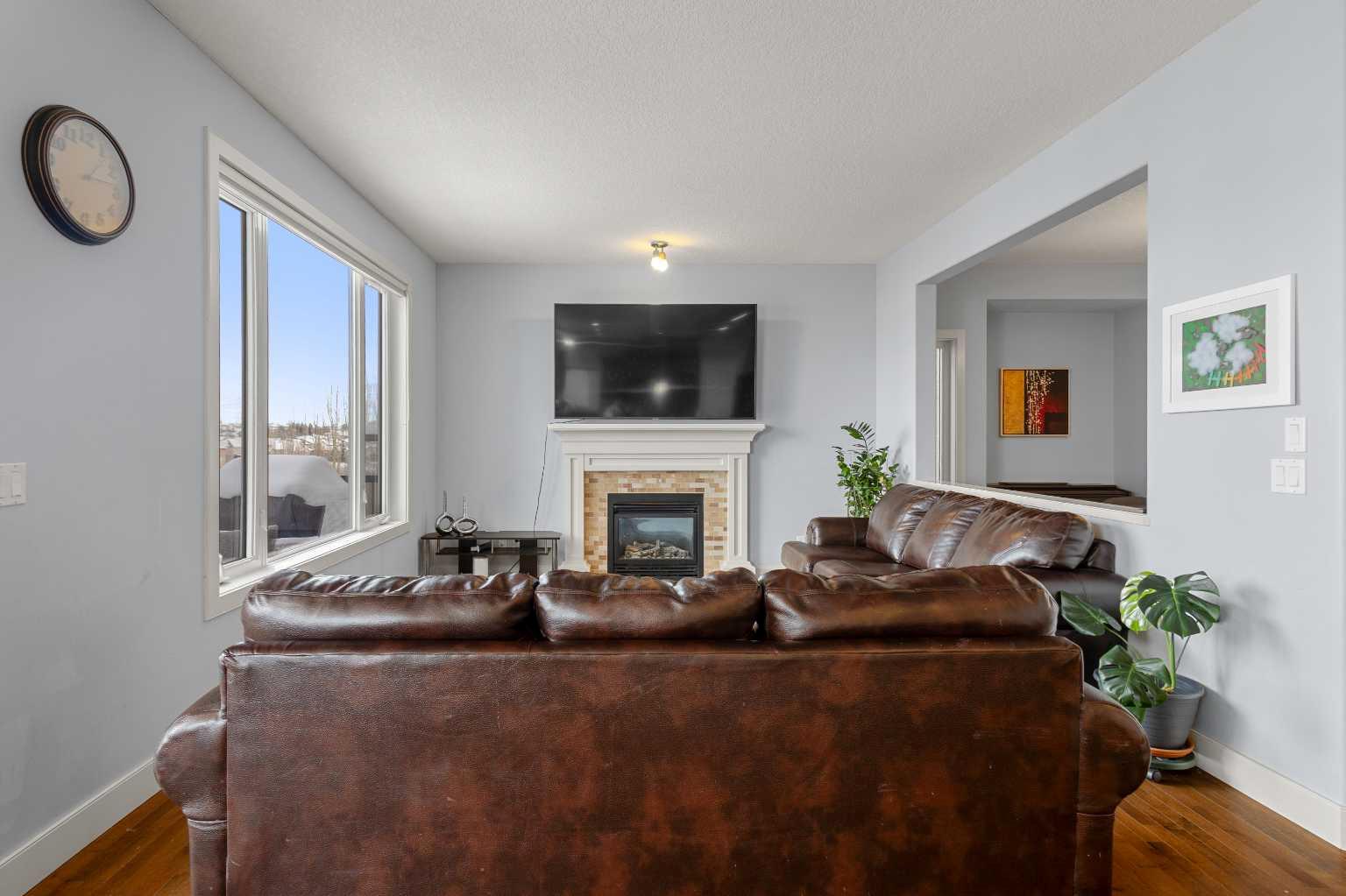 86 Royal Ridge Mount NW