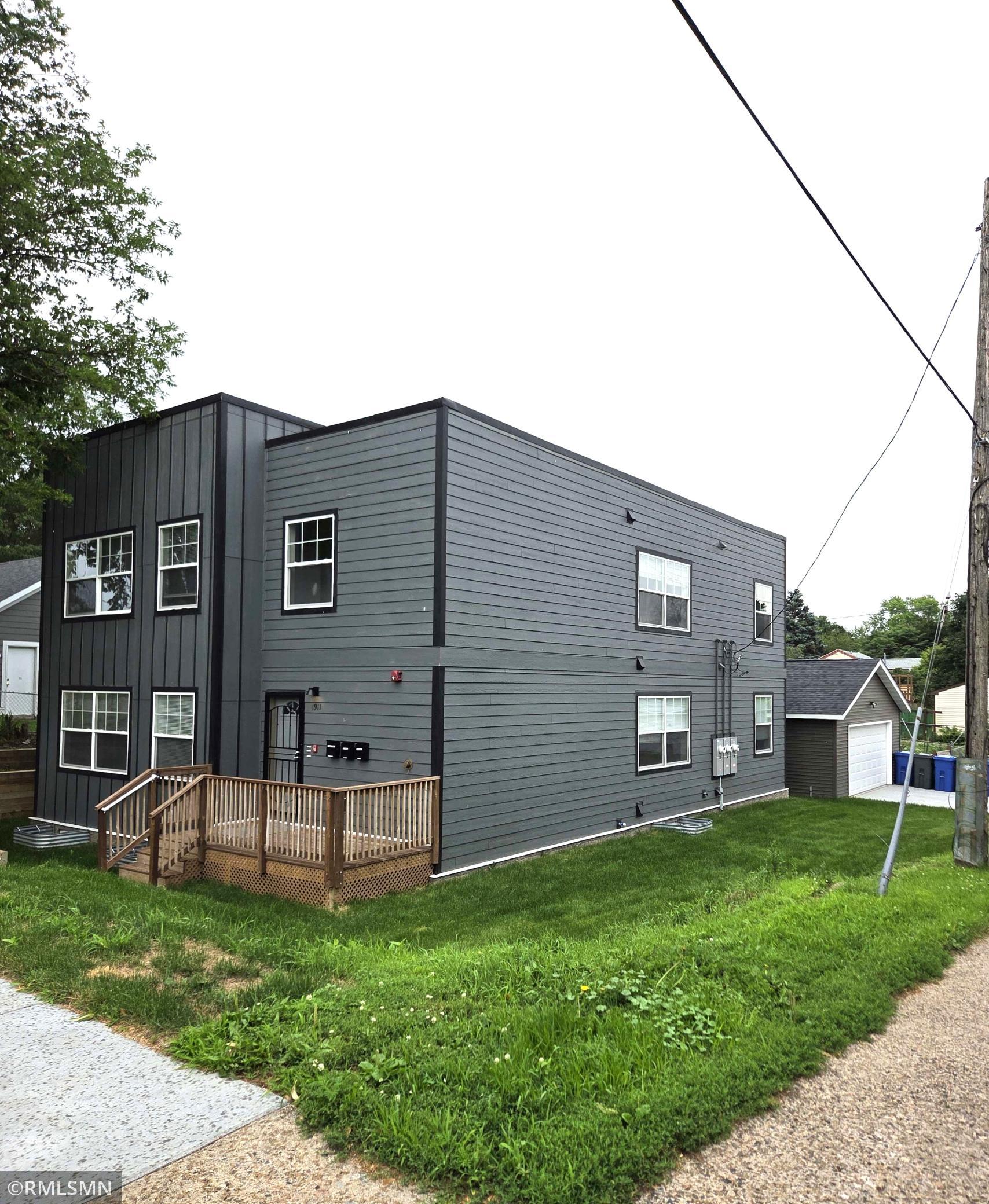 1911 E 32nd Street
