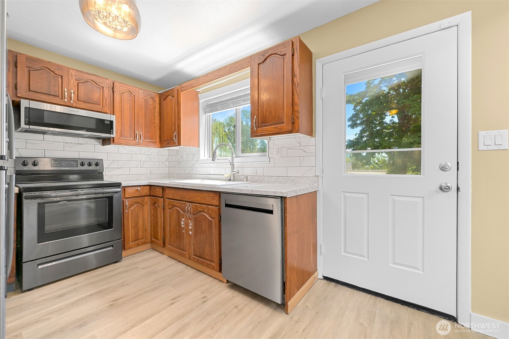 4482 Moresby Way