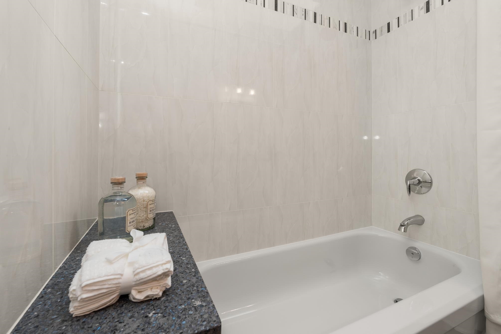 1854 Southmere Crescent 1