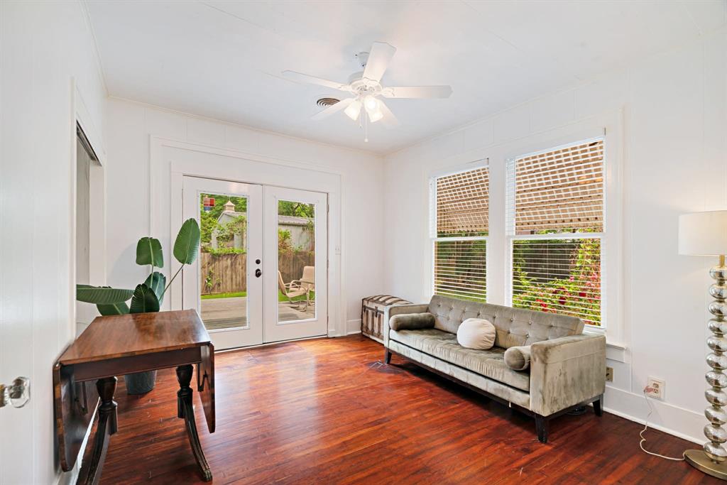 2240 Hubbard