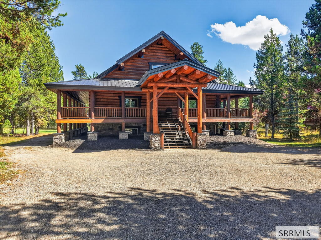 4002 Algenia Lane