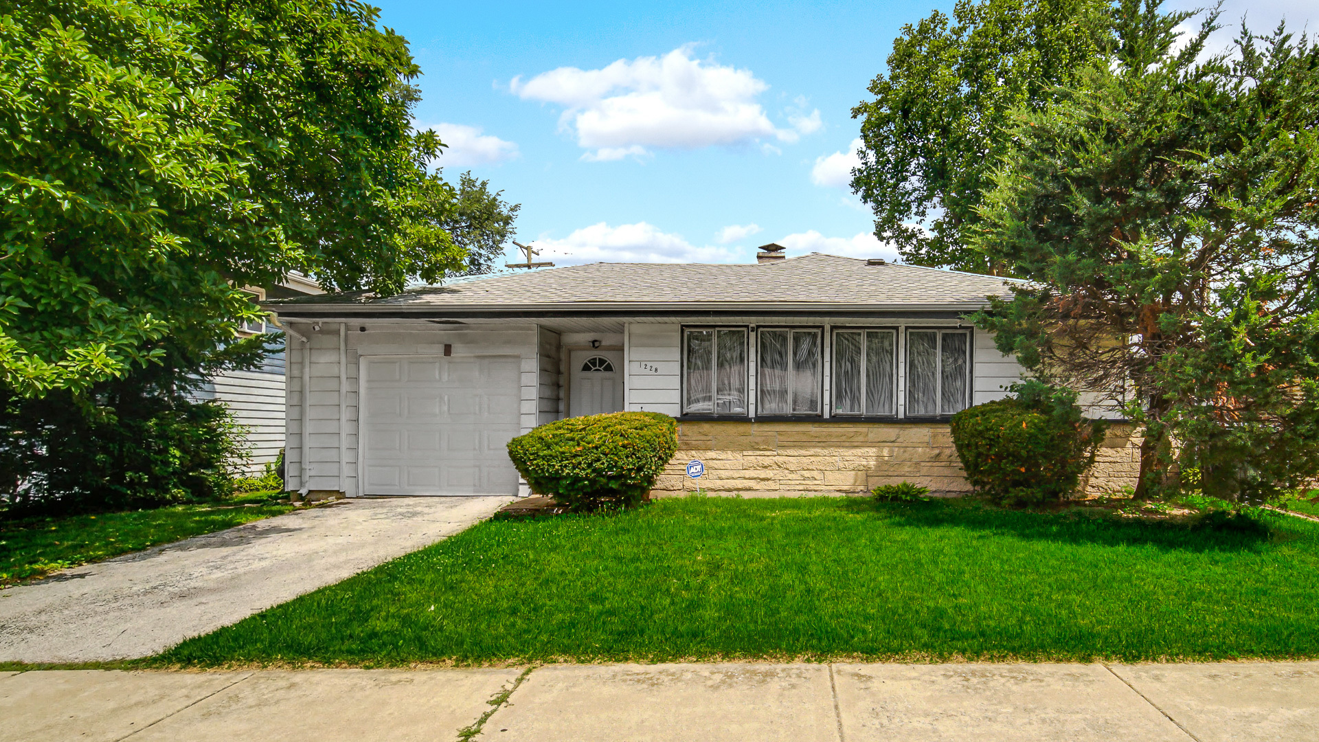 1228 E 151st Street
