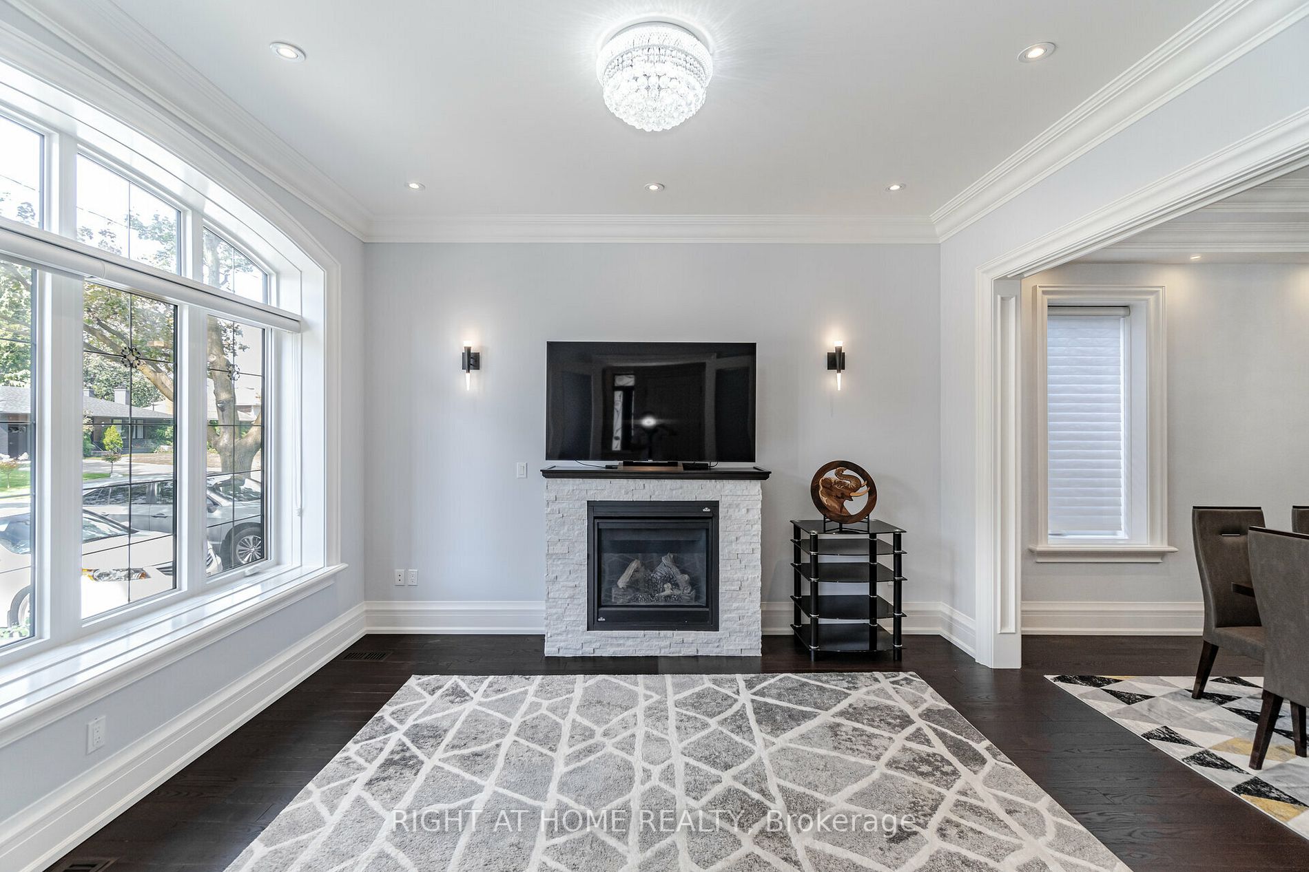35 Burnelm Dr