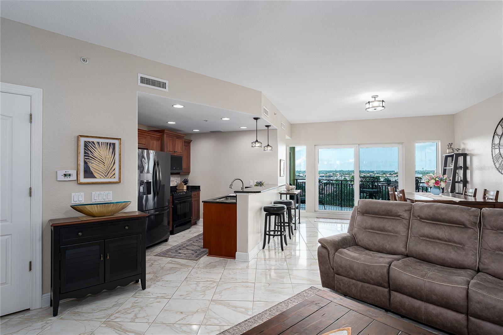 501 Haben Boulevard 605