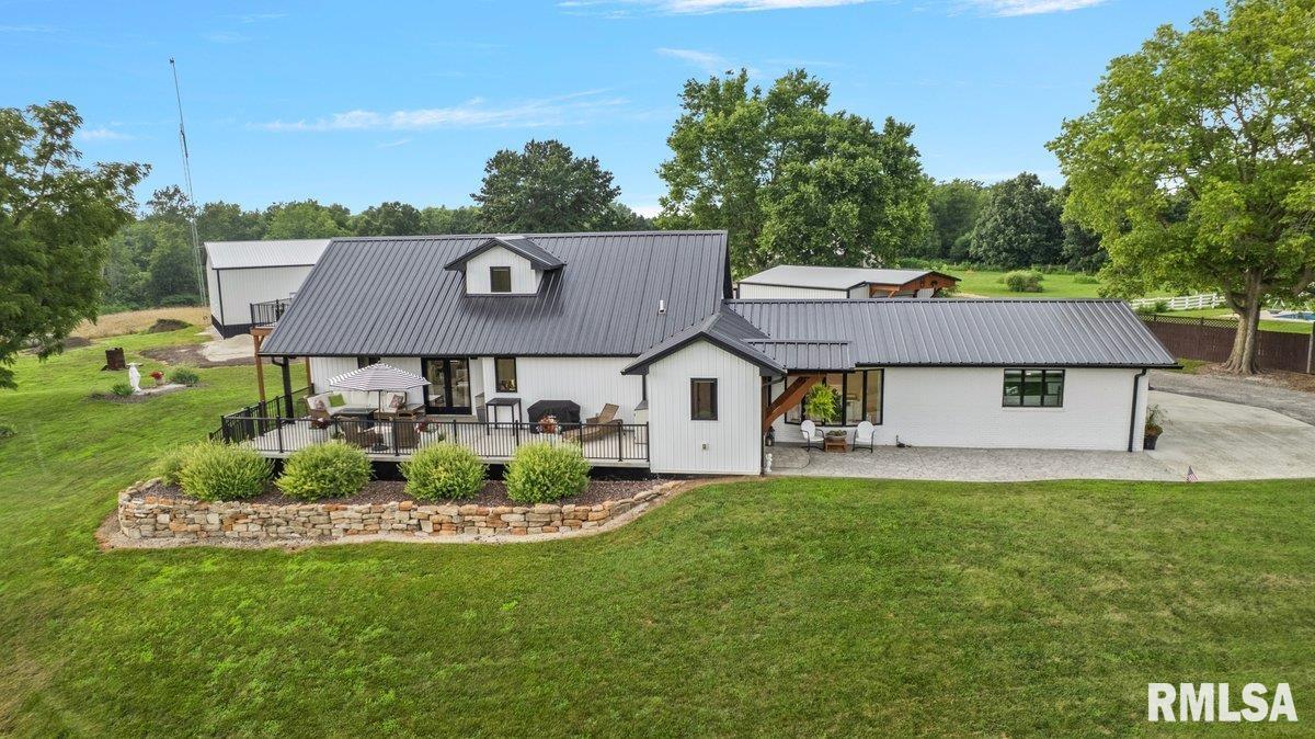 6813 Wesley Chapel Road, Chatham, Illinois — listed at $995,000