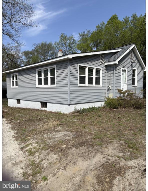 Looking for a home on a large plot of land that’s perfect for horses or farm animals? Look no further than 109 Kenilworth Rd in the desirable Forest Oaks section of Marlton. This charming property features 2 bedrooms and 1 full bath, along with a basement that houses all major mechanical systems. In addition, you’ll love the extra space for vehicles, equipment, or hobbies in the oversized detached three-car garage.