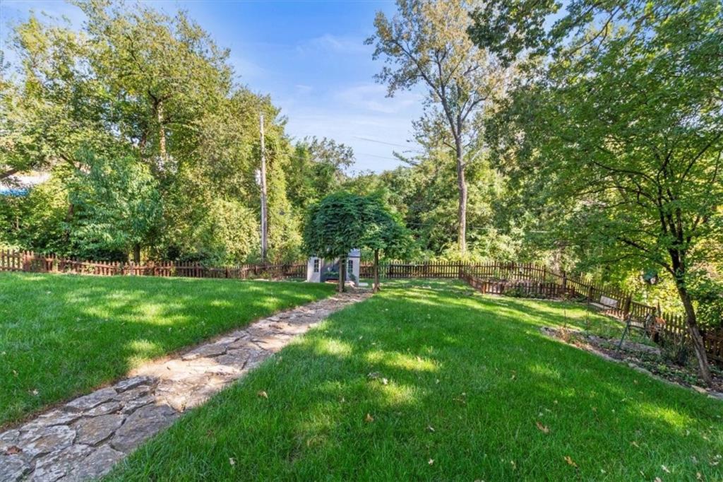 5521 NW Seminole Drive