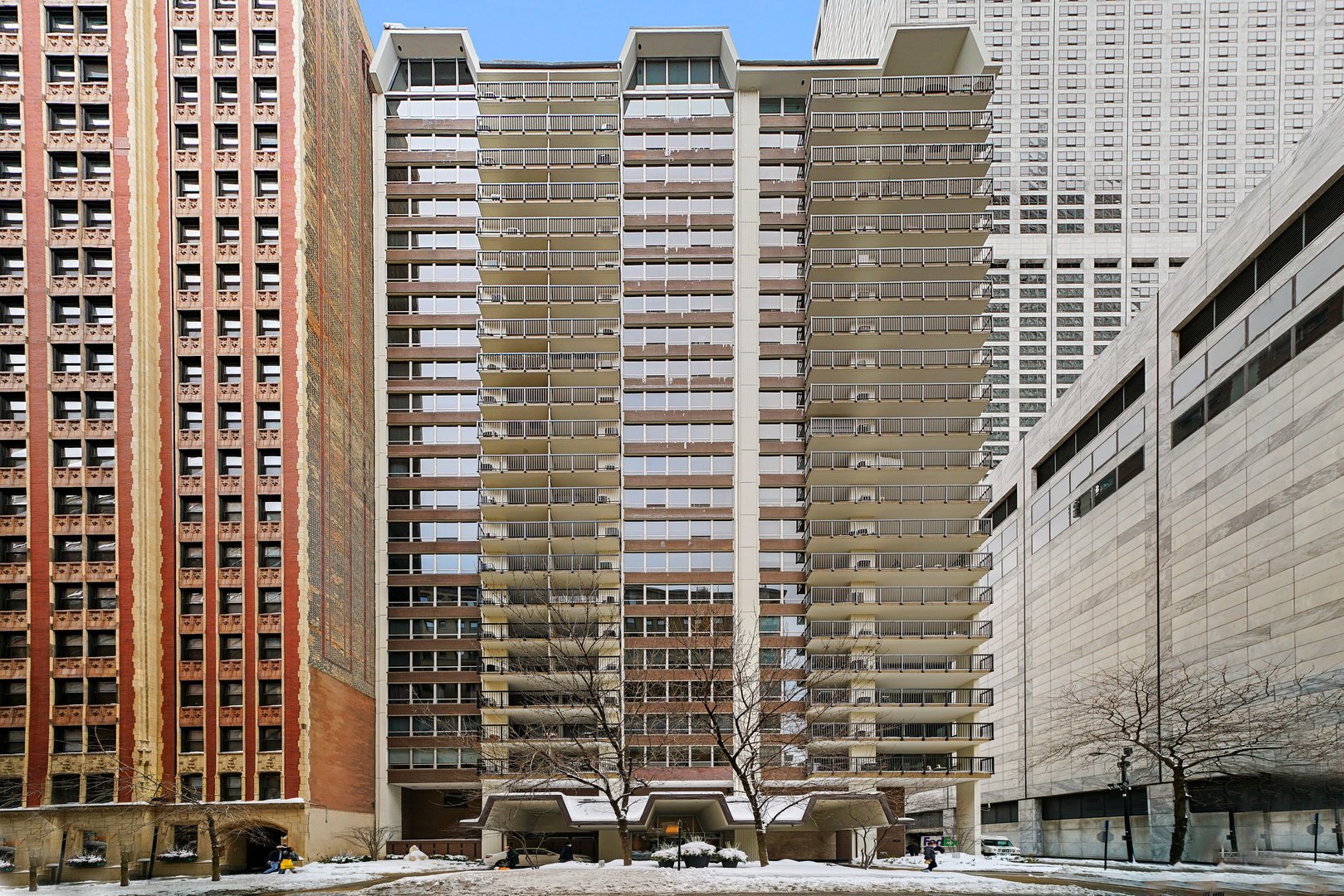 201 E Chestnut Chicago Condos For Sale